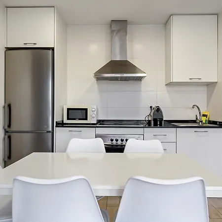 Hauzify I Diana Apartment *
