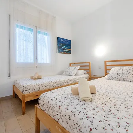 Hauzify I Diana Apartment